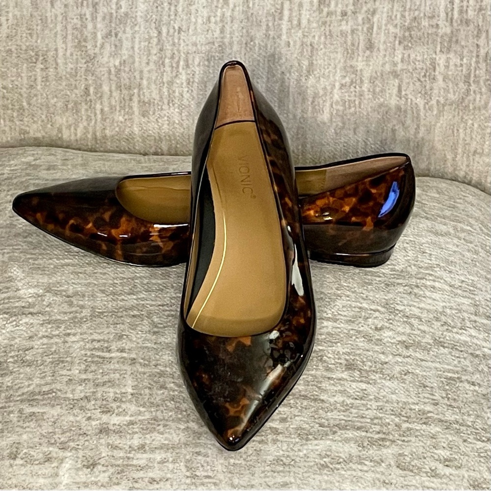 Vionic Lena Women's Supportive Ballet Flat in Tortoise